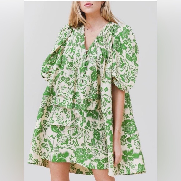 HUNTER BELL Dresses & Skirts - Hunter Bell Green and Cream Floral Dress